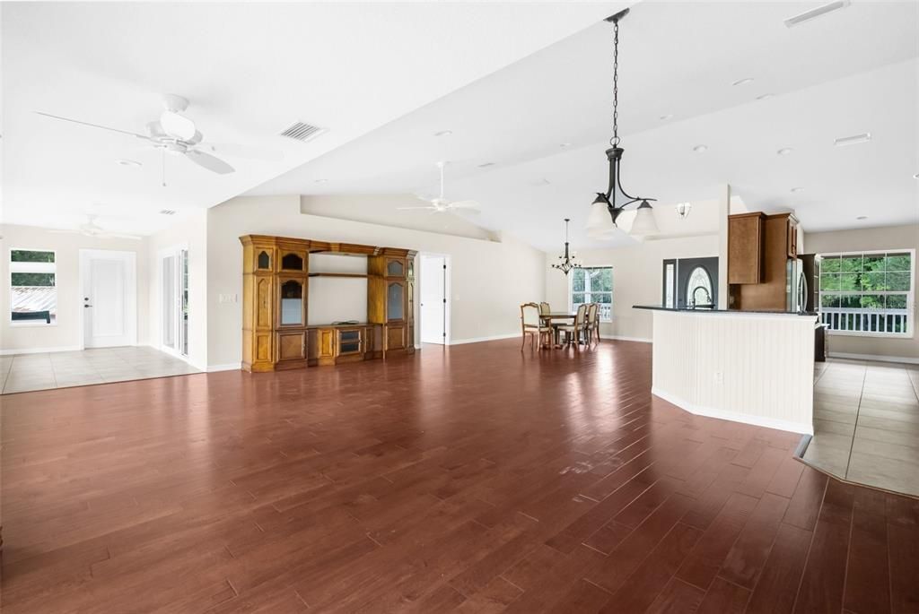 En Venta: $849,000 (3 camas, 2 baños, 2184 Pies cuadrados)