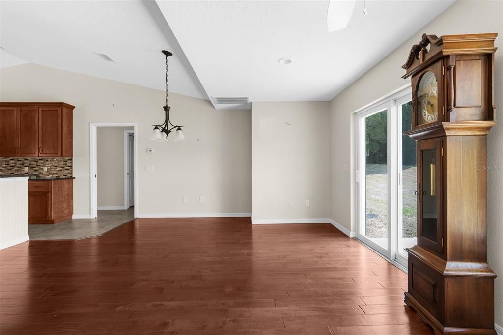 En Venta: $849,000 (3 camas, 2 baños, 2184 Pies cuadrados)