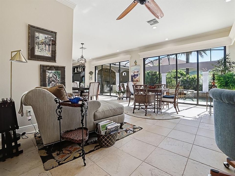 En Venta: $1,585,000 (4 camas, 3 baños, 4272 Pies cuadrados)
