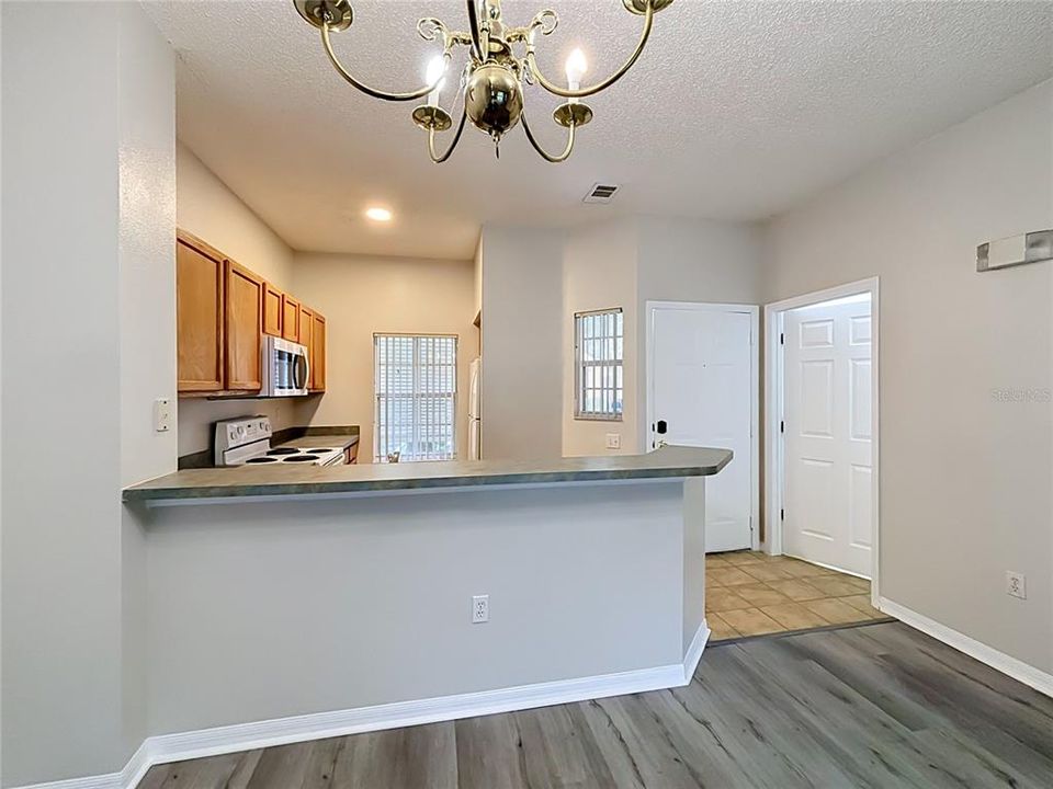 For Sale: $240,000 (3 beds, 2 baths, 1291 Square Feet)