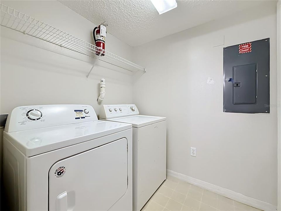 For Sale: $240,000 (3 beds, 2 baths, 1291 Square Feet)