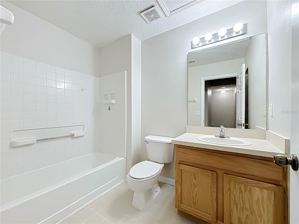 For Sale: $240,000 (3 beds, 2 baths, 1291 Square Feet)