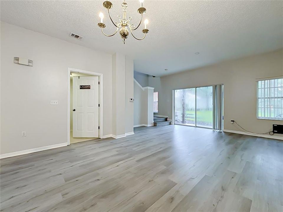 For Sale: $240,000 (3 beds, 2 baths, 1291 Square Feet)