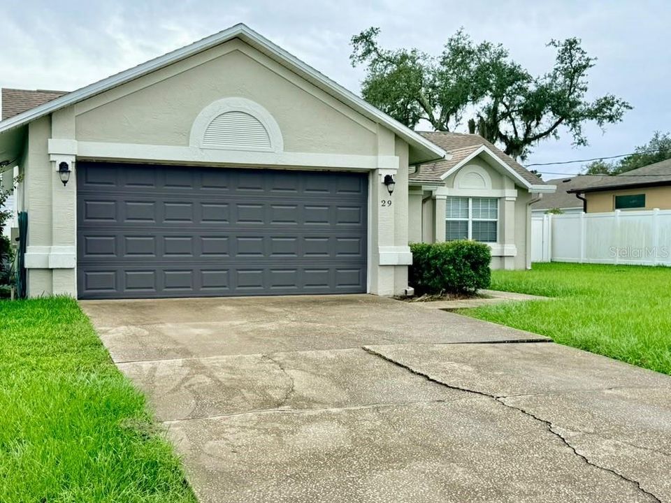 For Sale: $340,000 (3 beds, 2 baths, 1349 Square Feet)