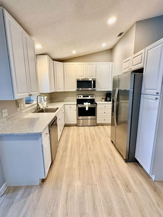 For Sale: $340,000 (3 beds, 2 baths, 1349 Square Feet)