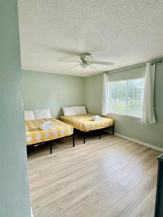 For Sale: $340,000 (3 beds, 2 baths, 1349 Square Feet)