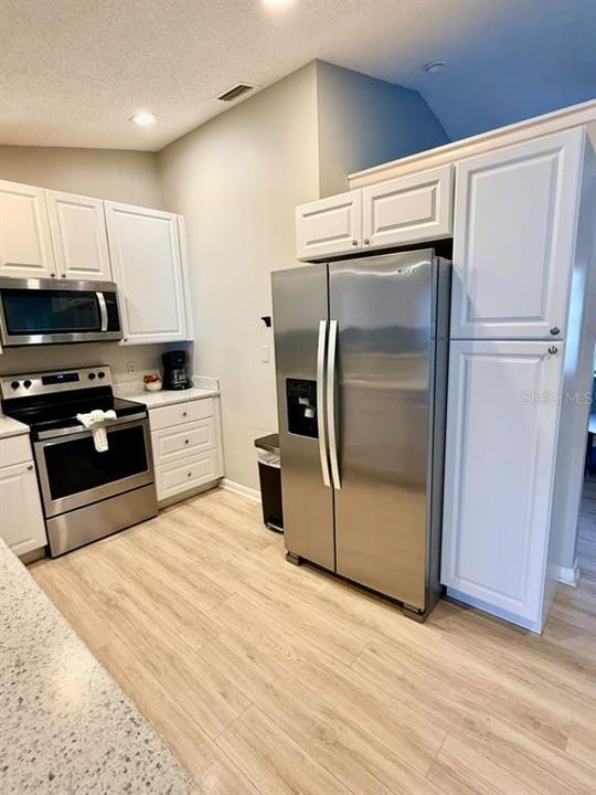 For Sale: $340,000 (3 beds, 2 baths, 1349 Square Feet)