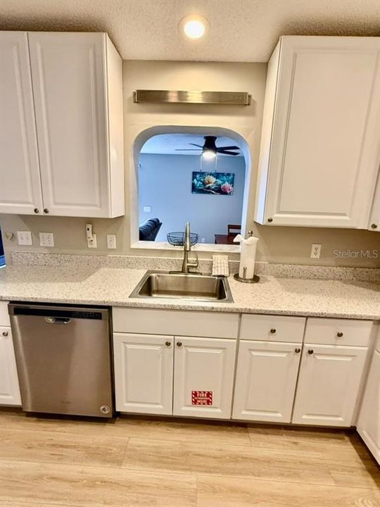 For Sale: $340,000 (3 beds, 2 baths, 1349 Square Feet)