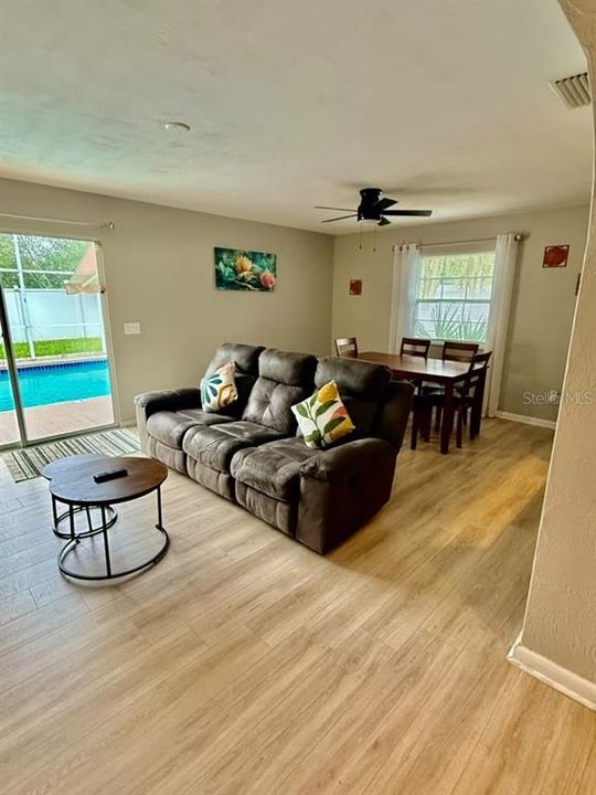 For Sale: $340,000 (3 beds, 2 baths, 1349 Square Feet)
