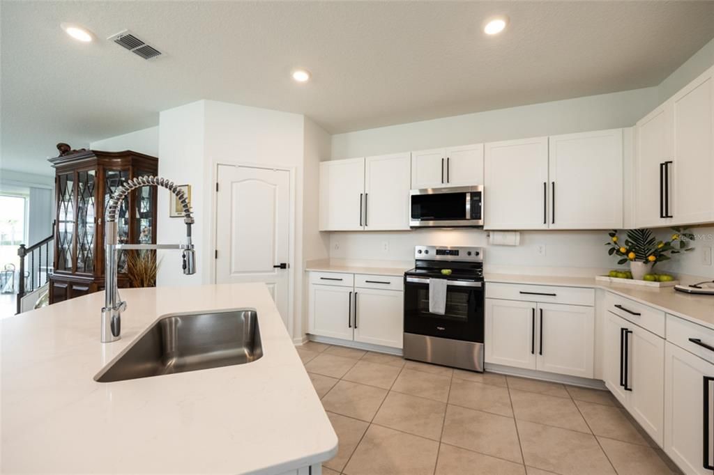 En Venta: $299,900 (3 camas, 2 baños, 1795 Pies cuadrados)