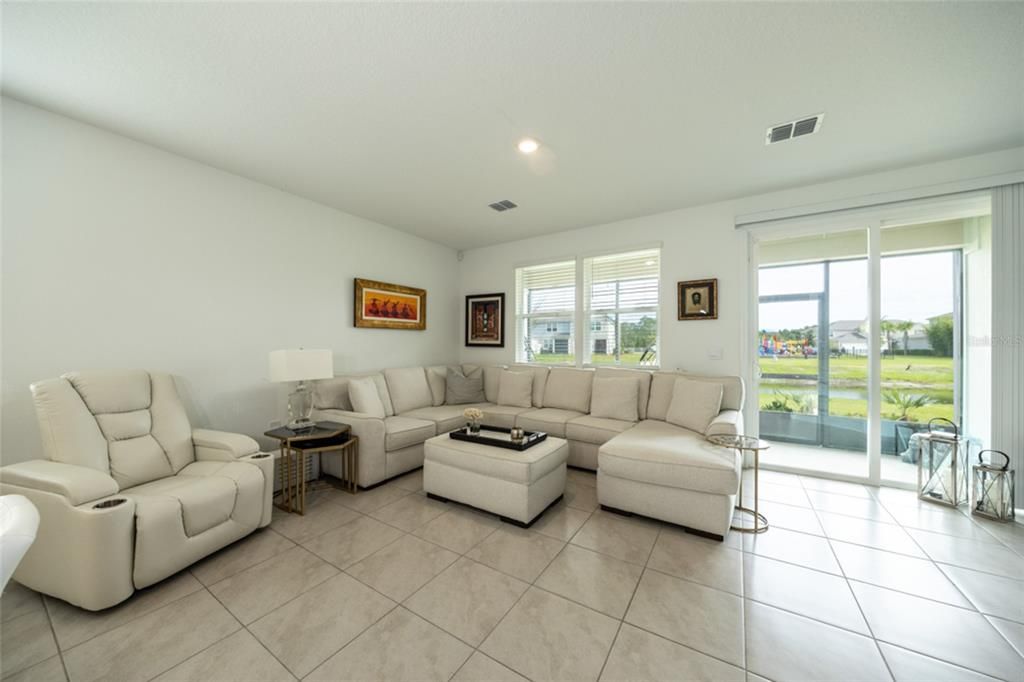 En Venta: $299,900 (3 camas, 2 baños, 1795 Pies cuadrados)