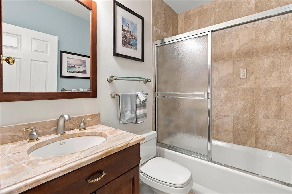 En Venta: $639,000 (3 camas, 2 baños, 2285 Pies cuadrados)