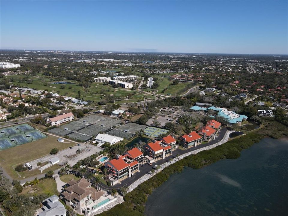 En Venta: $639,000 (3 camas, 2 baños, 2285 Pies cuadrados)