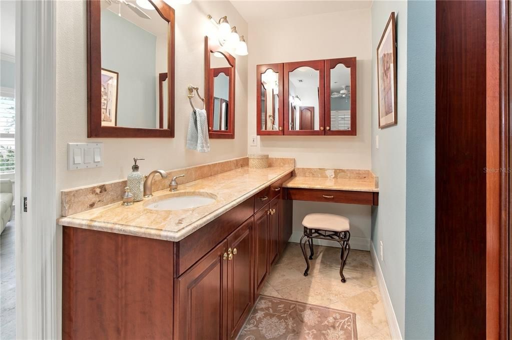 En Venta: $639,000 (3 camas, 2 baños, 2285 Pies cuadrados)