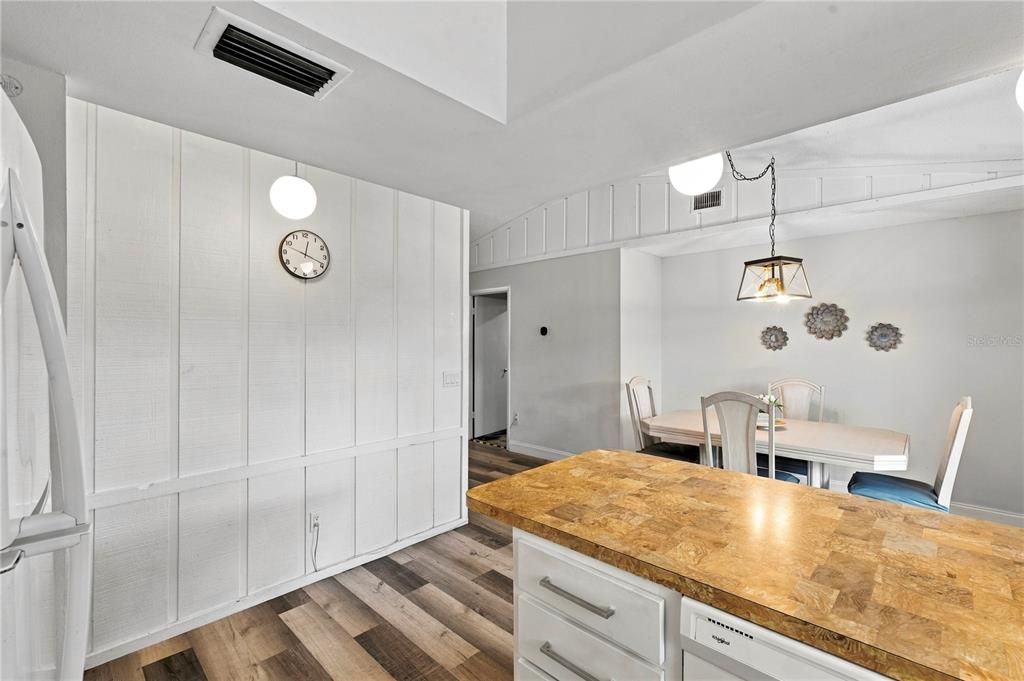 На продажу: $365,000 (3 спален, 2 ванн, 1224 Квадратных фут)