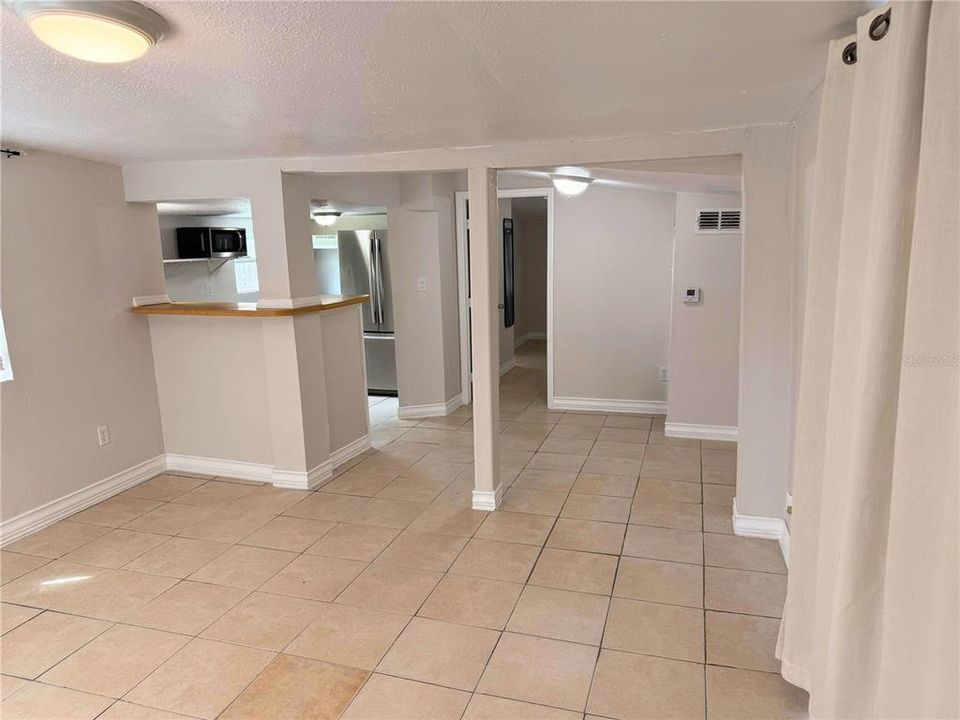 For Sale: $150,000 (1 beds, 1 baths, 587 Square Feet)