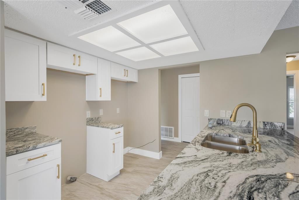 На продажу: $349,000 (2 спален, 2 ванн, 1613 Квадратных фут)