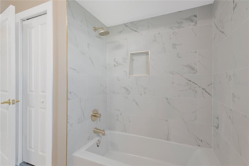 На продажу: $349,000 (2 спален, 2 ванн, 1613 Квадратных фут)