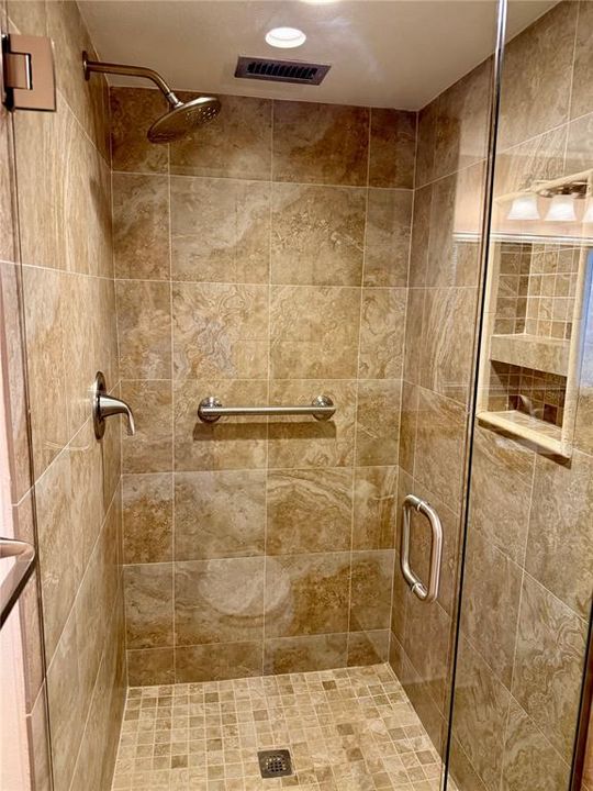 En Venta: $184,900 (2 camas, 2 baños, 1050 Pies cuadrados)