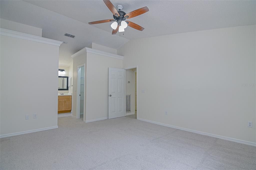 For Sale: $309,000 (3 beds, 2 baths, 1453 Square Feet)