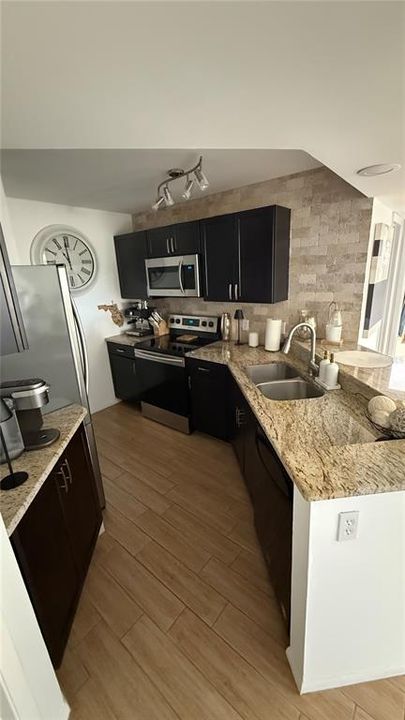 В аренду: $2,200 (2 спален, 1 ванн, 780 Квадратных фут)