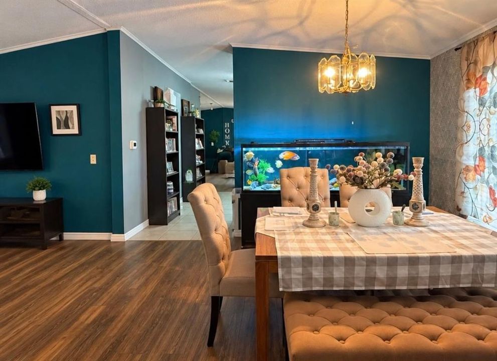 For Sale: $179,900 (2 beds, 2 baths, 1499 Square Feet)