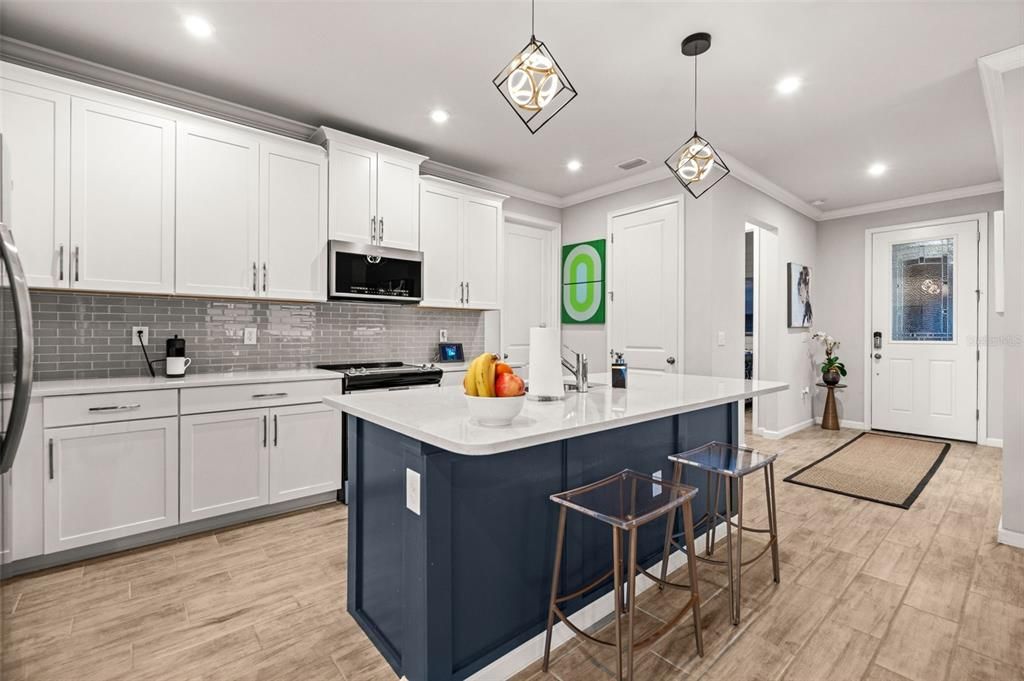 For Sale: $389,900 (2 beds, 2 baths, 1432 Square Feet)