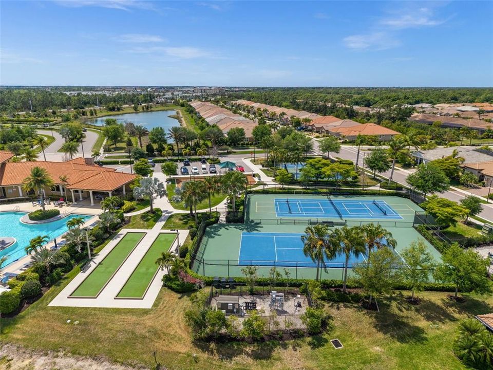 For Sale: $389,900 (2 beds, 2 baths, 1432 Square Feet)