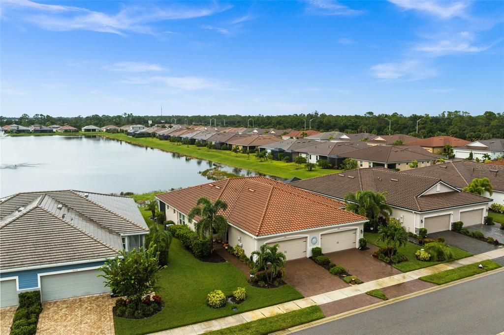 For Sale: $389,900 (2 beds, 2 baths, 1432 Square Feet)