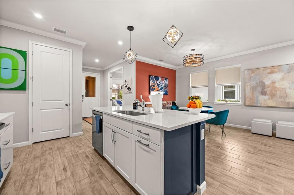For Sale: $389,900 (2 beds, 2 baths, 1432 Square Feet)
