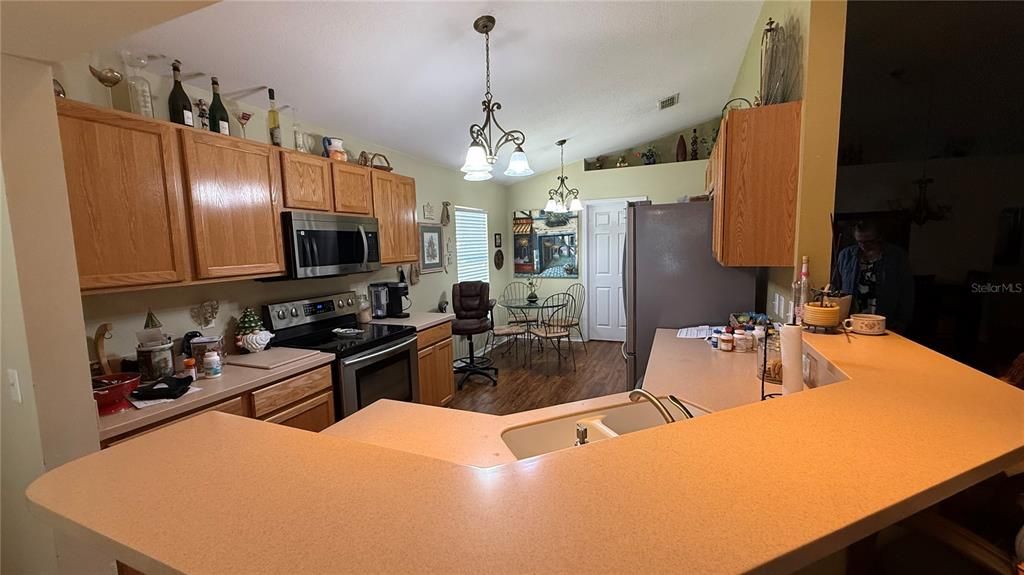 For Sale: $289,000 (4 beds, 2 baths, 1874 Square Feet)