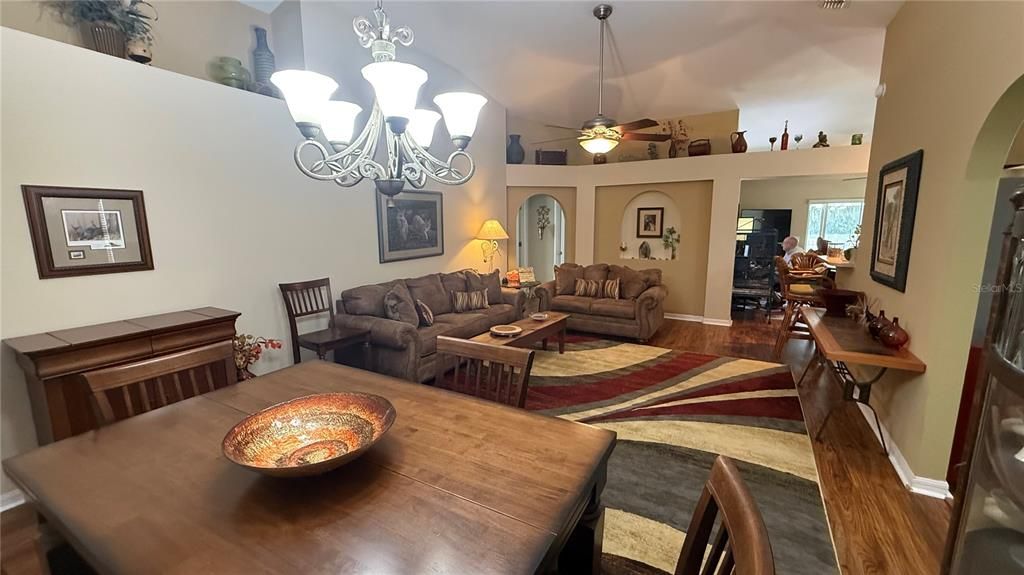 For Sale: $289,000 (4 beds, 2 baths, 1874 Square Feet)