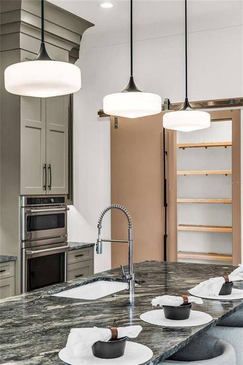 En Venta: $1,397,000 (5 camas, 4 baños, 3392 Pies cuadrados)