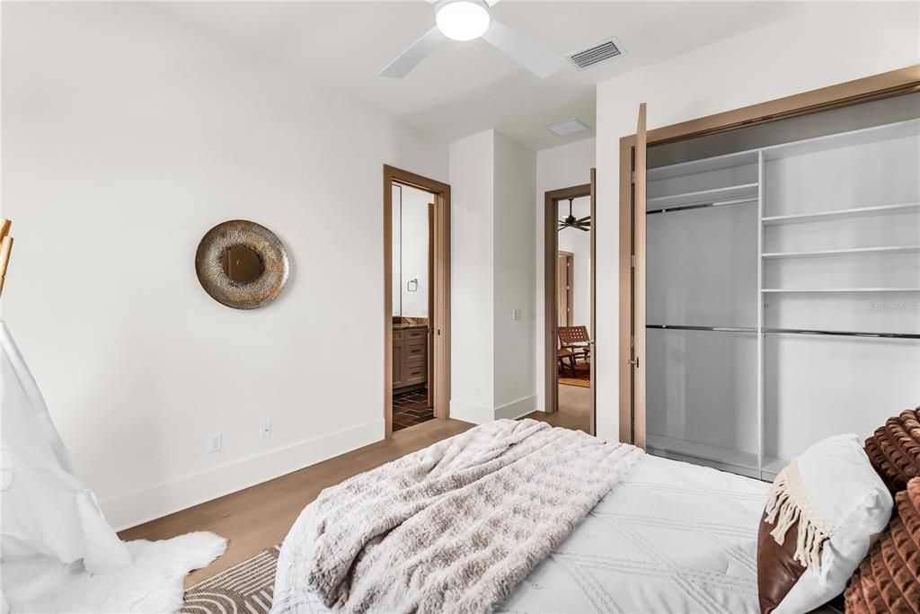 En Venta: $1,397,000 (5 camas, 4 baños, 3392 Pies cuadrados)