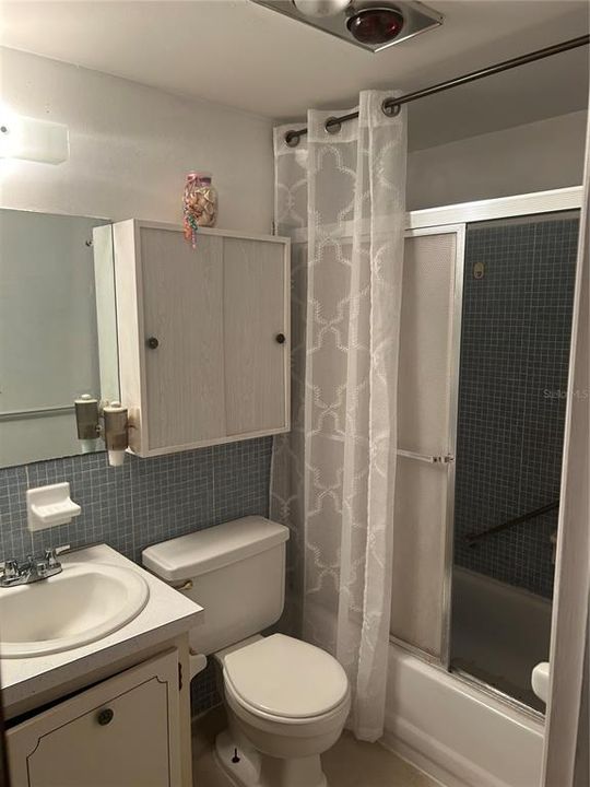 На продажу: $75,900 (2 спален, 1 ванн, 800 Квадратных фут)