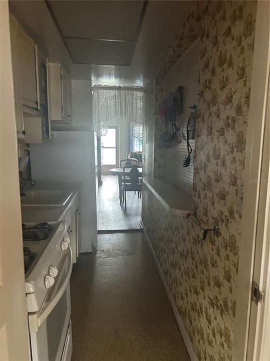 На продажу: $75,900 (2 спален, 1 ванн, 800 Квадратных фут)