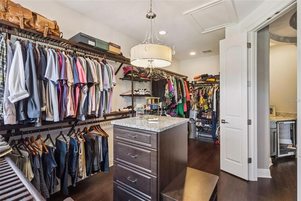 В аренду: $6,800 (4 спален, 4 ванн, 3636 Квадратных фут)