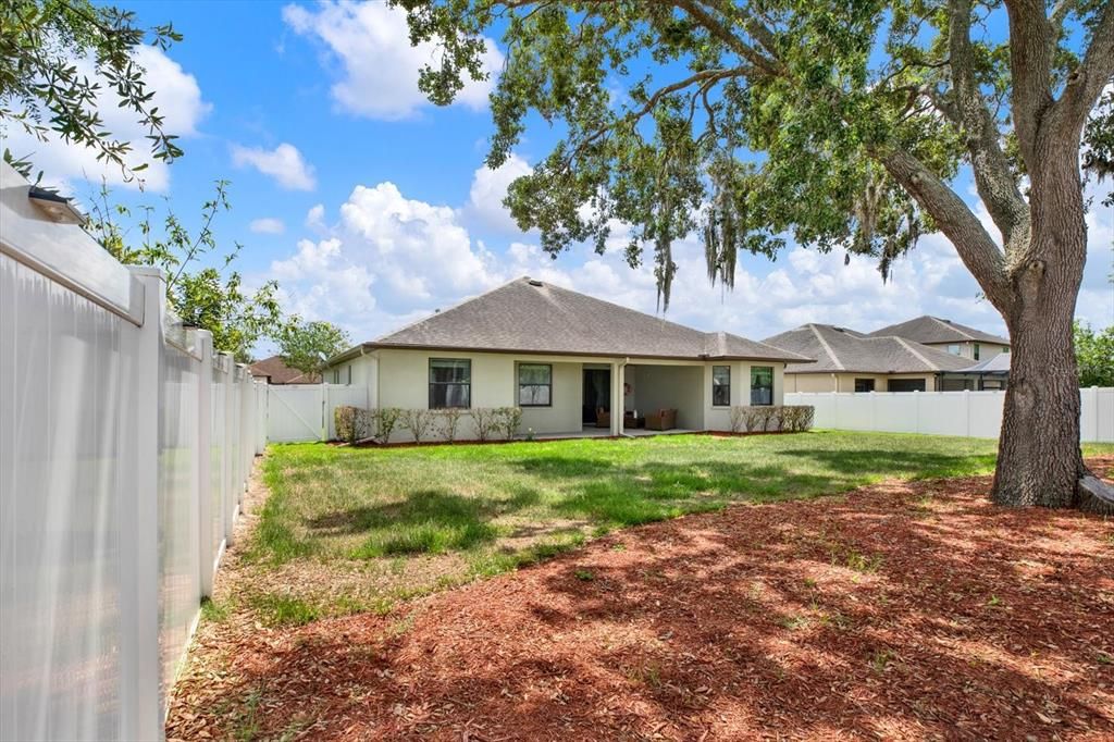 En Venta: $469,900 (4 camas, 3 baños, 2659 Pies cuadrados)