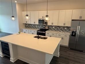 For Rent: $2,895 (3 beds, 2 baths, 2020 Square Feet)