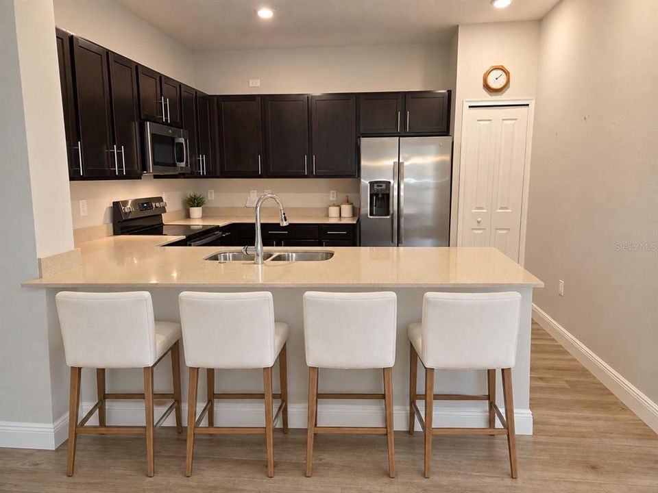 En Venta: $240,000 (2 camas, 2 baños, 1323 Pies cuadrados)