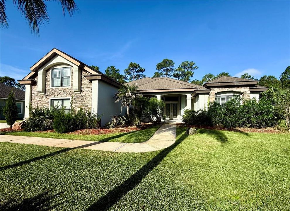 For Rent: $3,600 (6 beds, 5 baths, 4278 Square Feet)