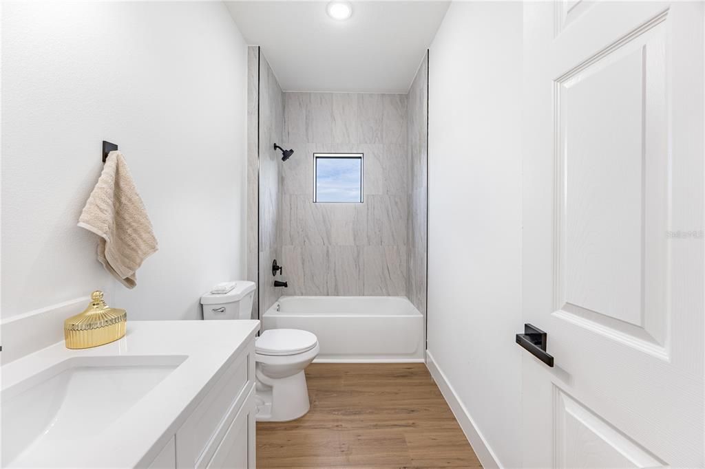 En Venta: $374,999 (3 camas, 2 baños, 1645 Pies cuadrados)