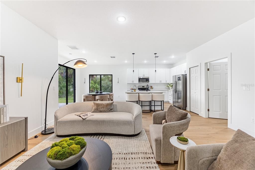 En Venta: $374,999 (3 camas, 2 baños, 1645 Pies cuadrados)