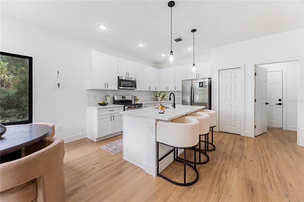 En Venta: $374,999 (3 camas, 2 baños, 1645 Pies cuadrados)