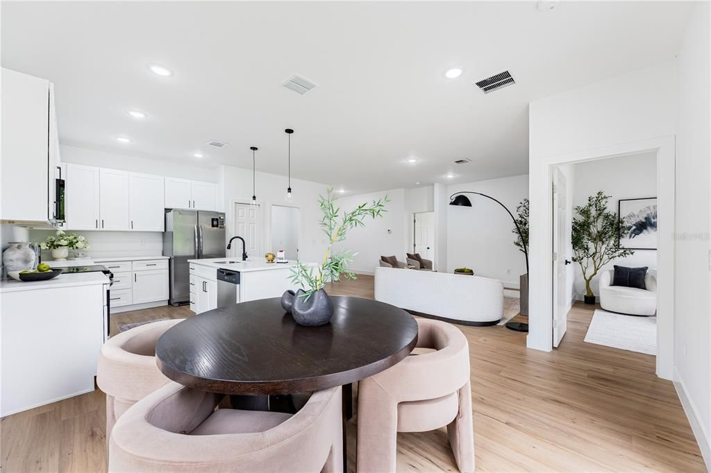 En Venta: $374,999 (3 camas, 2 baños, 1645 Pies cuadrados)