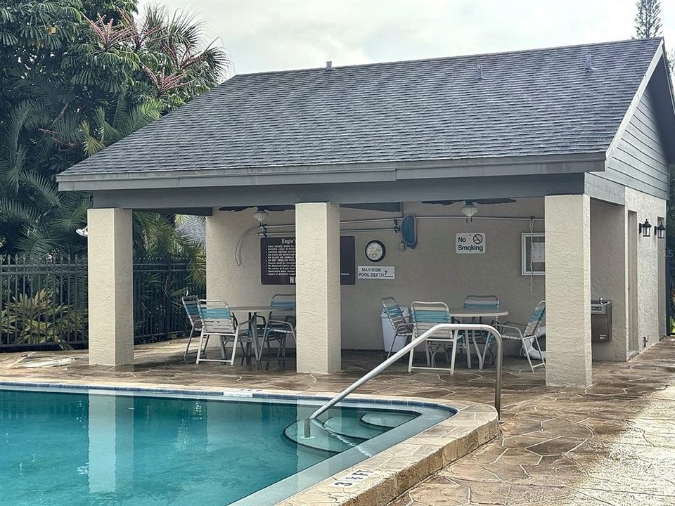 For Rent: $1,800 (1 beds, 1 baths, 850 Square Feet)