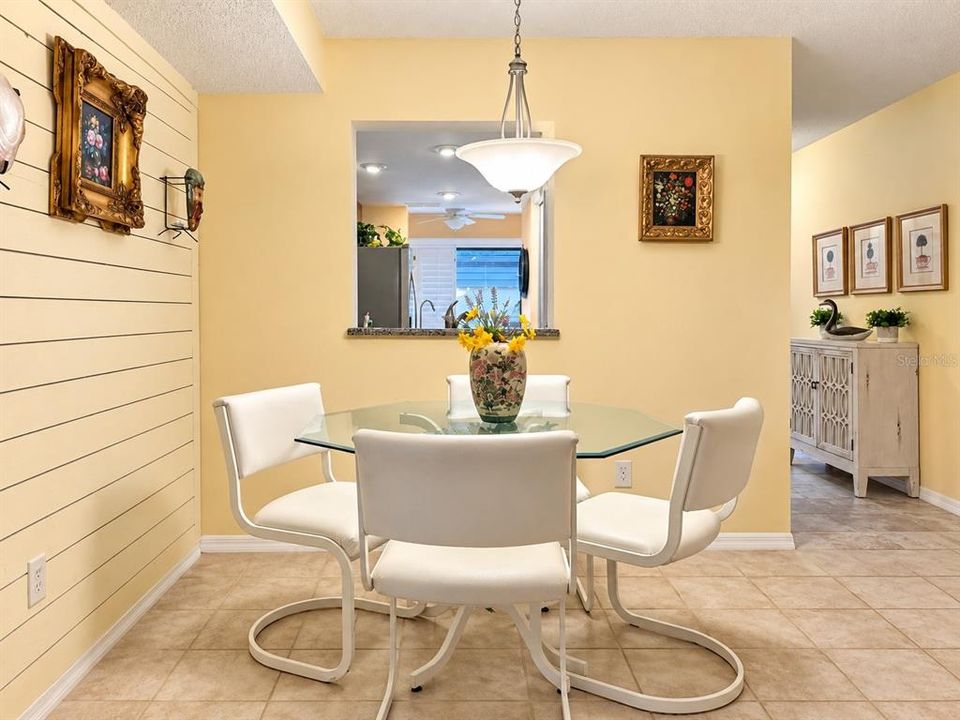 For Rent: $1,800 (1 beds, 1 baths, 850 Square Feet)