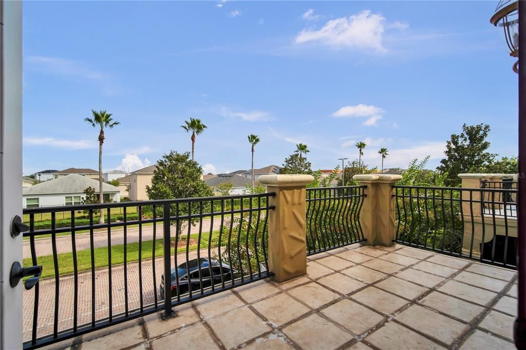 For Rent: $2,400 (4 beds, 3 baths, 1950 Square Feet)
