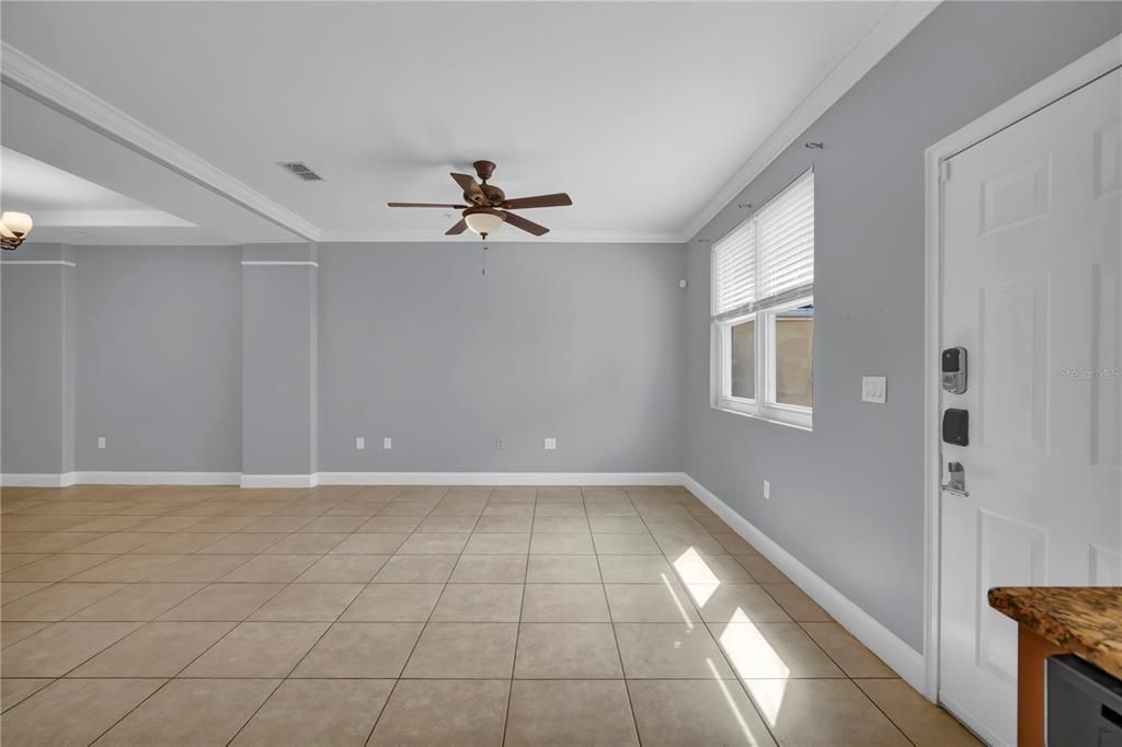 For Rent: $2,400 (4 beds, 3 baths, 1950 Square Feet)