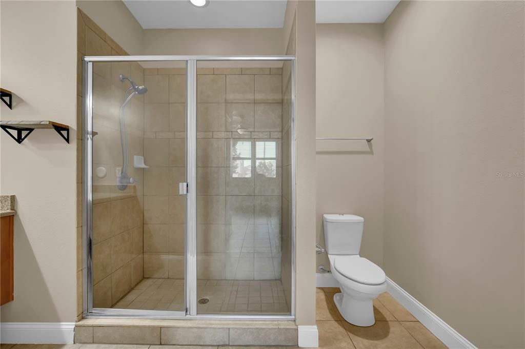 For Rent: $2,400 (4 beds, 3 baths, 1950 Square Feet)